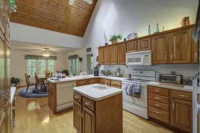 1426 Snappwood Dr, Sevierville, TN 37862 - photo 3