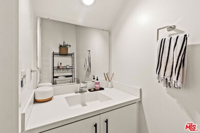 3034 1/4 N Coolidge Ave, Los Angeles, CA 90039 - photo 7