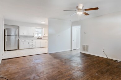 304 Franklin St, Cleburne, TX 76033 - photo 5