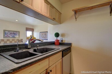 Kitchen W/Graphite Sink
