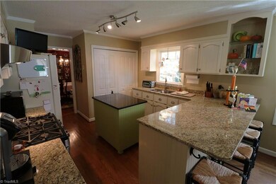 515 Greenlawn Dr, Asheboro, NC 27203 - photo 5