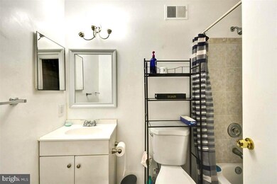 27 Cobber Ln, Baltimore, MD 21229 - photo 4