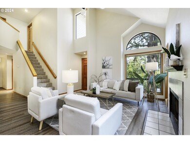Living Room/Entrance