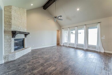 212 Maverick Ct, Granbury, TX 76049 - photo 2