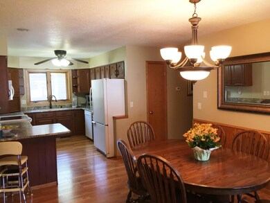 1206 Autumn Ct, Grand Forks, ND 58201 - photo 4