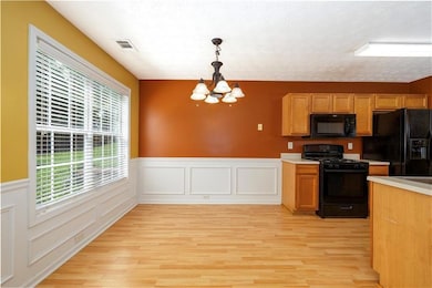 663 Lakes Cir, Lithonia, GA 30058 - photo 6