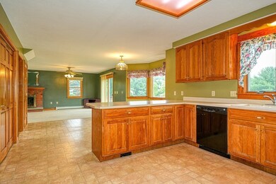 750 Stafford St, Rochdale, MA 01542 - photo 3