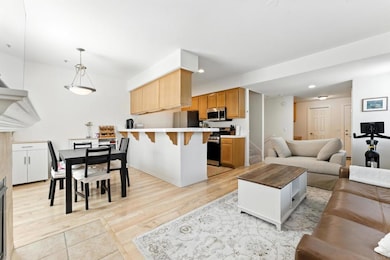 13009 Evening Creek Dr S unit 8, San Diego, CA 92128 - photo 2