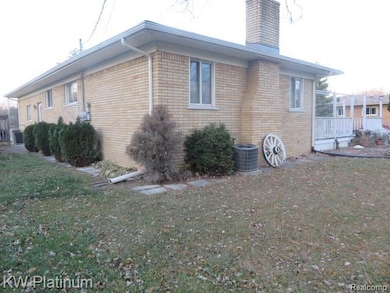 49400 Callens Rd, Chesterfield, MI 48047 - photo 3