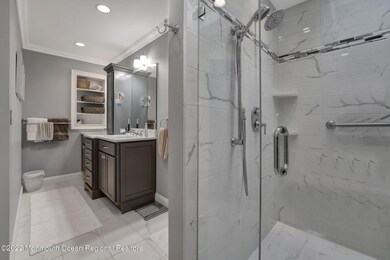 24-Master Bathroom