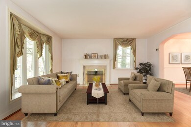 1041 Downton Rd, Halethorpe, MD 21227 - photo 5