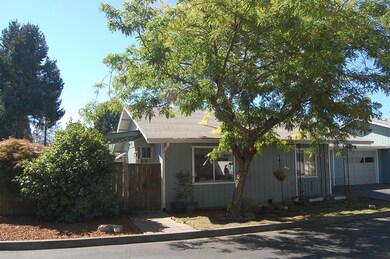 1009 SW Central Ave, Grants Pass, OR 97526 - photo 3