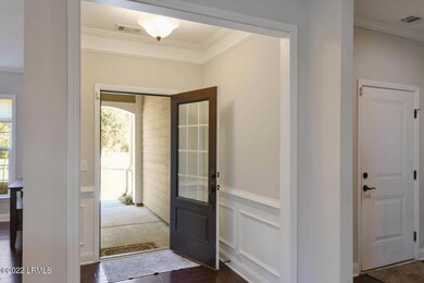 004_Foyer_mls