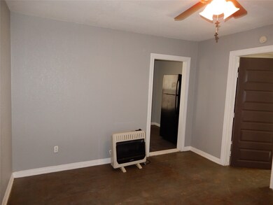 6814 1/2 Donlen St, Houston, TX 77022 - photo 4