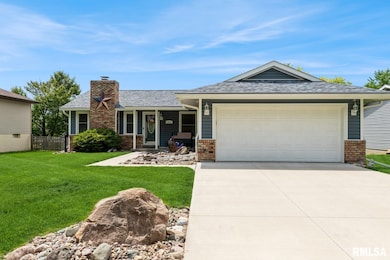 1511 W 48th St, Davenport, IA 52806 - photo 2