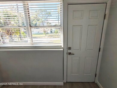 2921 Mansion Rd, Jacksonville, FL 32277 - photo 4