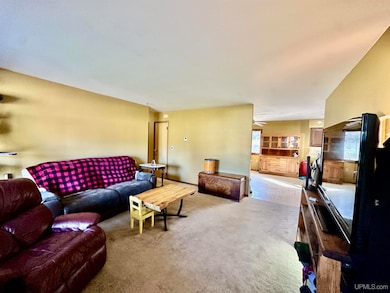 337 N Adams St W, Gwinn, MI 49841 - photo 5