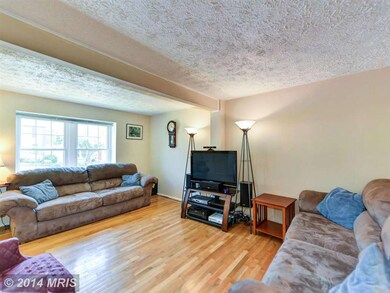 7987 Tyson Oaks Cir, Vienna, VA 22182 - photo 3