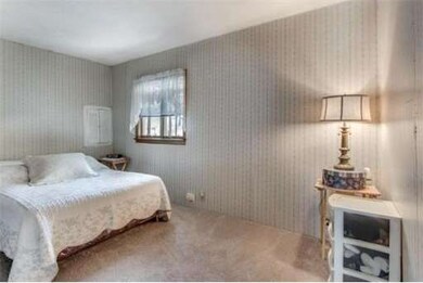 10R Grove Ave, Wilmington, MA 01887 - photo 5