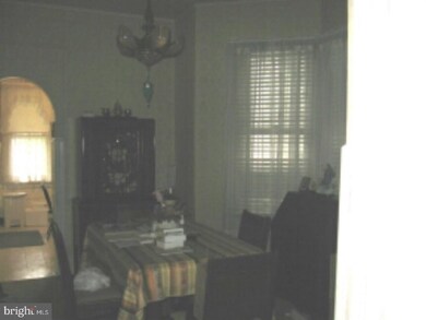 330 S Jardin St, Shenandoah, PA 17976 - photo 3