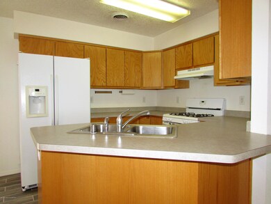 1409 Elizabeth St, Bloomfield, NM 87413 - photo 5