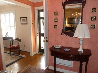 Foyer - Gracious Foyer