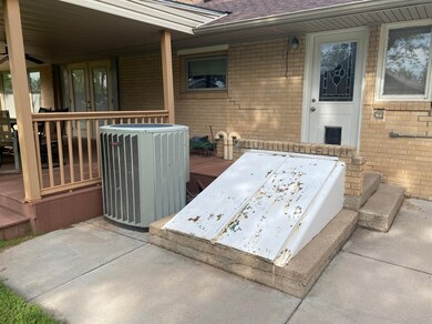 801 S Polk St, Hugoton, KS 67951 - photo 5