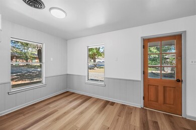 1312 Elmwood St, Gainesville, TX 76240 - photo 7