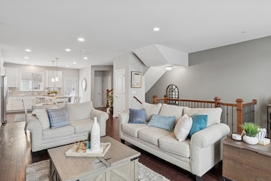 904 Coletta Cir, Naperville, IL 60563 - photo 3