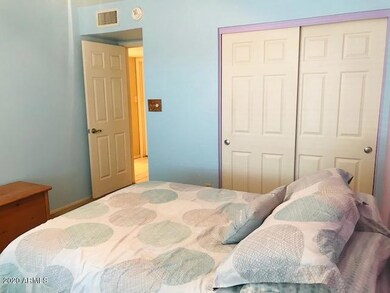 Bed 2 side