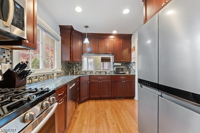 568 Mountainview Terrace, Dunellen, NJ 08812 - photo 6