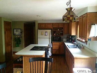 Kitchen. Open kitchen Family room great for entert