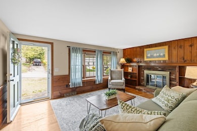 8-web-or-mls-61-uncle-bills-way