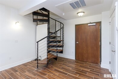 1101 W 9th St, Davenport, IA 52804 - photo 6