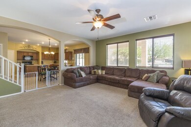 6) FAMILY ROOM