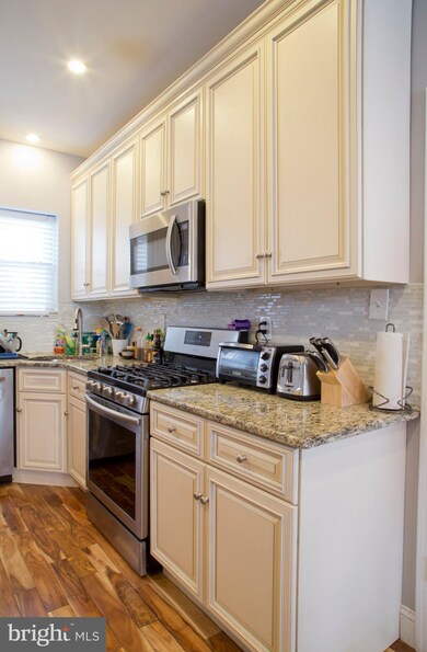 2227 Gerritt St, Philadelphia, PA 19146 - photo 7