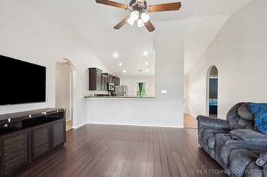 8661 S 264th East Ave, Broken Arrow, OK 74014 - photo 3