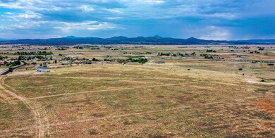 000 N Vineyard, Paulden, AZ 86334 - photo 4