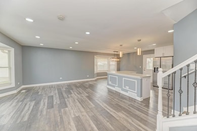 585 Cambridge Way, Bolingbrook, IL 60440 - photo 4