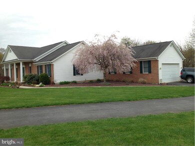 701 Waters Edge Ct, Sykesville, MD 21784 - photo 2