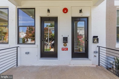 428 Manor Place NW unit 2, Washington, DC 20010 - photo 2