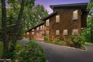 807 Overlook Ct, Lords Valley, PA 18428 - photo 2