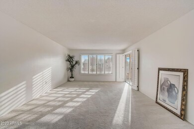 8-web-or-mls-N Willowcreek Cir-006