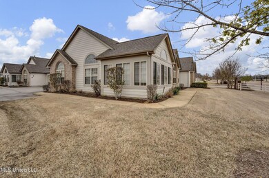 8908 Oak Branch Ln, Olive Branch, MS 38654 - photo 2