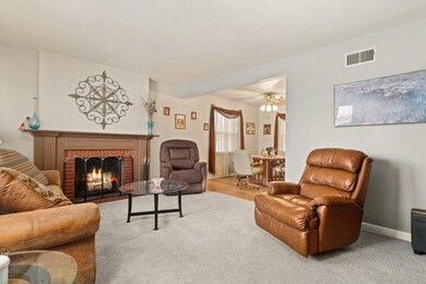 10319 Pelham St, Westchester, IL 60154 - photo 4