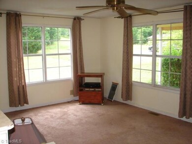 6878 Royal Ridge Rd, Ramseur, NC 27316 - photo 4