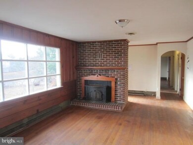 401 W Furnace Branch Rd, Glen Burnie, MD 21061 - photo 2