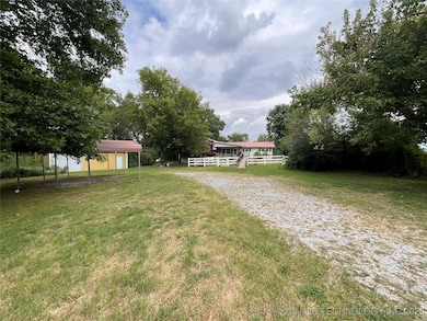 73911 S 4677 Rd, Stilwell, OK 74960 - photo 2