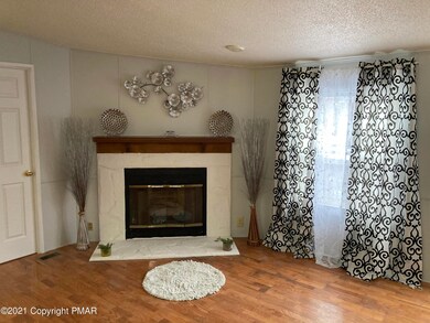 127 N 3rd St, Stroudsburg, PA 18360 - photo 3