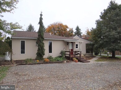 668 Broad St, Honey Brook, PA 19344 - photo 2